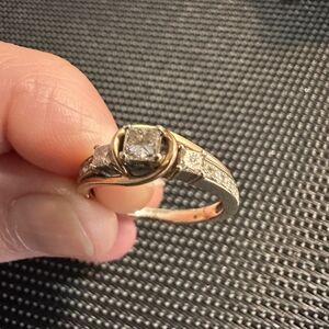 Elegant Yellow Gold And White Gold Women's Ring